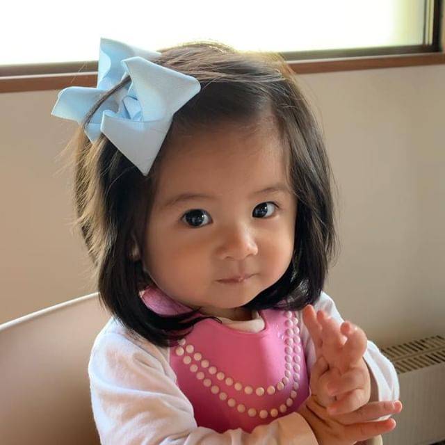 髪記録 / hair diary on Instagram: “いただきます😊👏🏻Let's eat!!.#覚えました🙊#母モンチの張り切った声すません#テンションあがりましたのよ#また1つ成長🦁#baby#hair#babygirl#hairmax#11ヶ月#11months#爆毛#モンチさん#Monchhi♡” (178998)