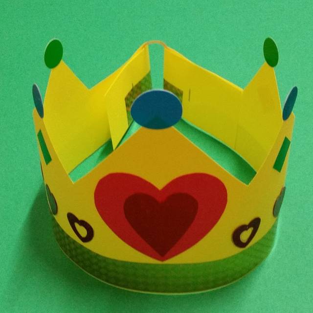 お誕生日を盛り上げよう 子どもが喜ぶ簡単で可愛い 冠 の作り方 元気ママ応援プロジェクト