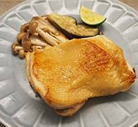 【3日目】秋野菜とすだち添えチキンソテー