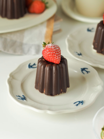 ダイソーのシリコーン型でOK!パリッとチョコの中から、...